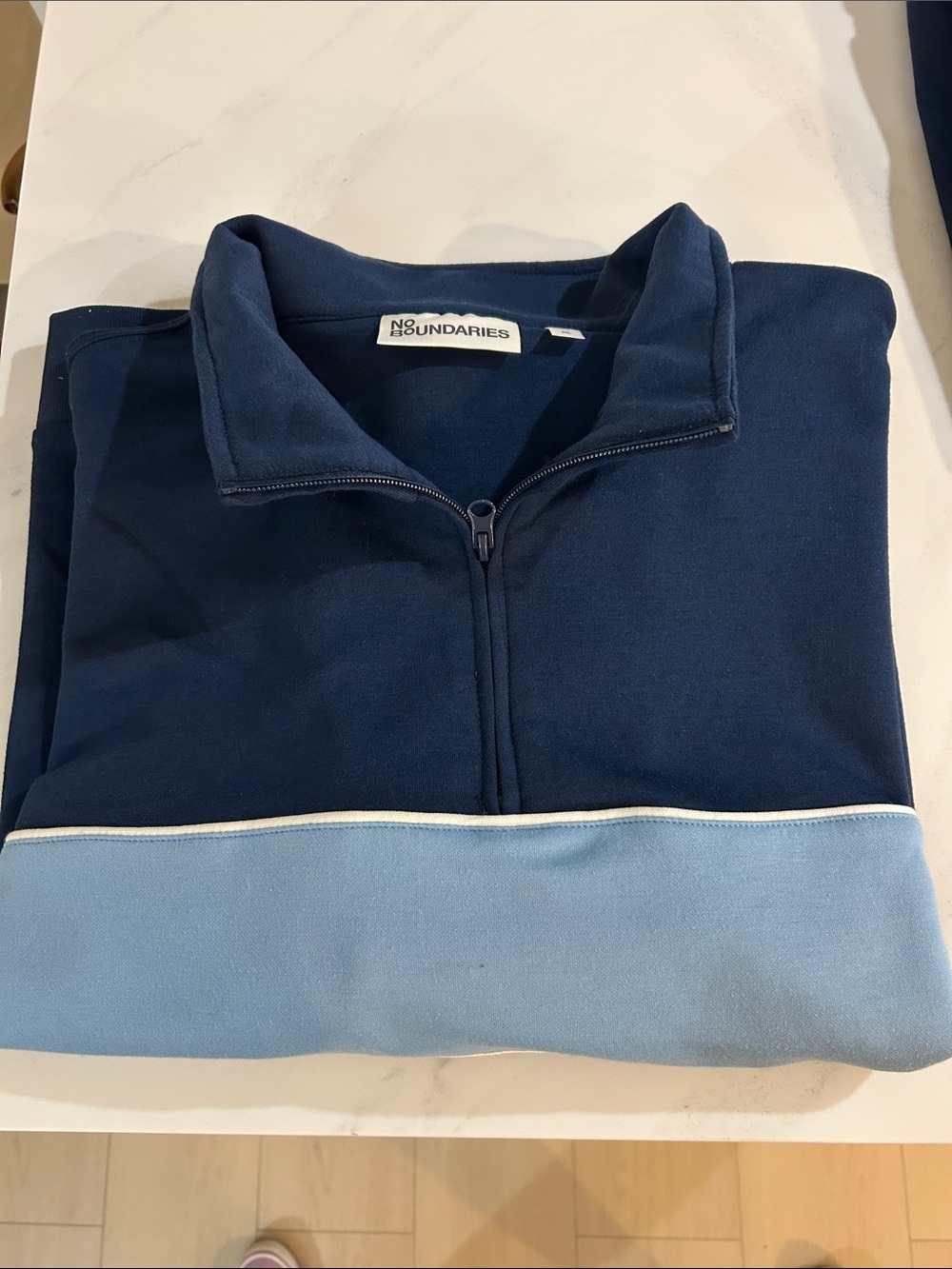 No Boundaries Men's Navy and Light Blue Quarter-Zip Sweater